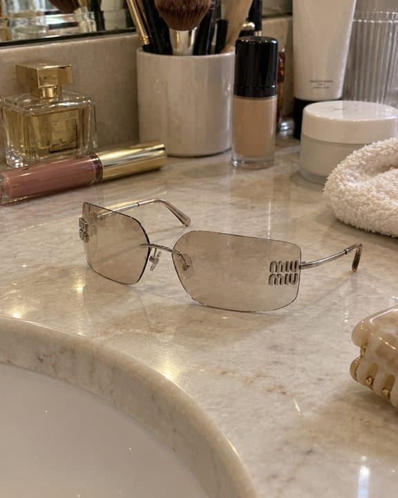 Avant-garde yet effortless chic
